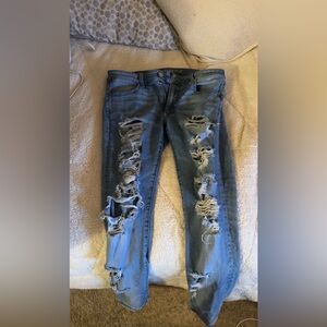 American Eagle ripped jeans. Great condition. Only worn a handful of times.